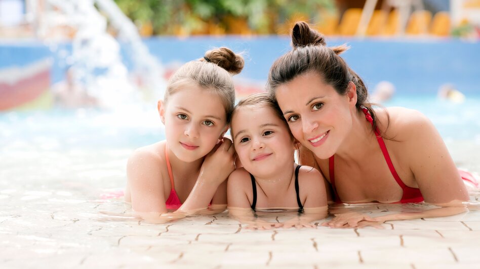 Badespaß für die ganze Familie im H2O Thermenresort | © H2O-Hoteltherme GmbH | Harald Eisenberger