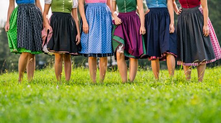Dirndl calves | © Steiermark Tourismus | Jenni Koller