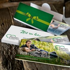 Geschenk Thermenlandgutschein Entspannung Holz