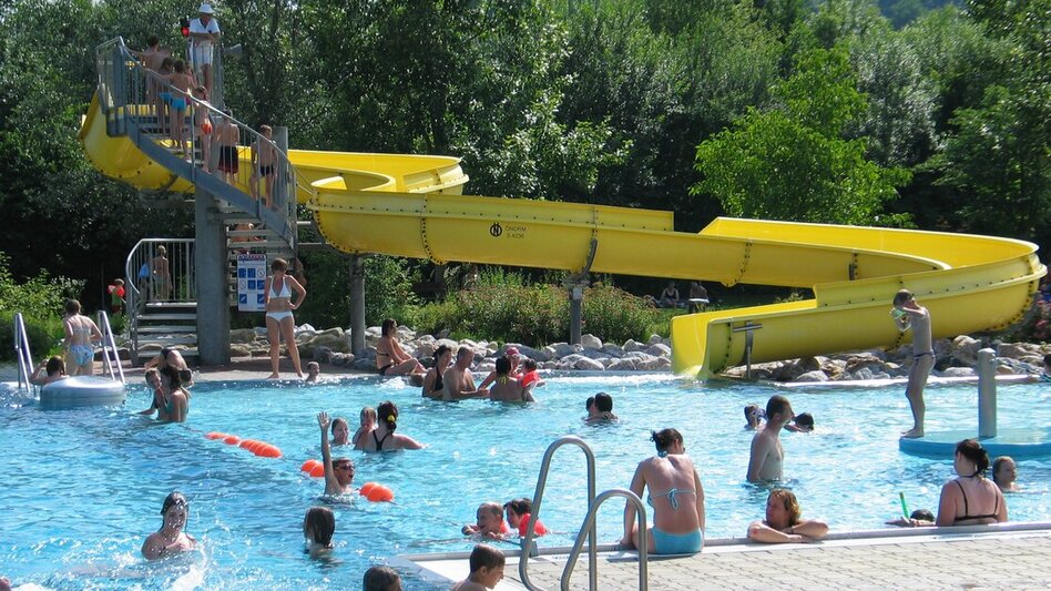 Rutsche im Erlebnisfreibad in Markt Hartmannsdorf im Thermen- & Vulkanland Steiermark | © TVB Thermen- & Vulkanland | Marktgemeinde Markt Hartmannsdorf