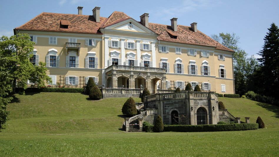 Blick auf Schloss Halbenrain  | © Dieter Cziglar