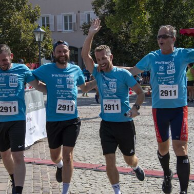 Große Freude beim Zieleinlauf