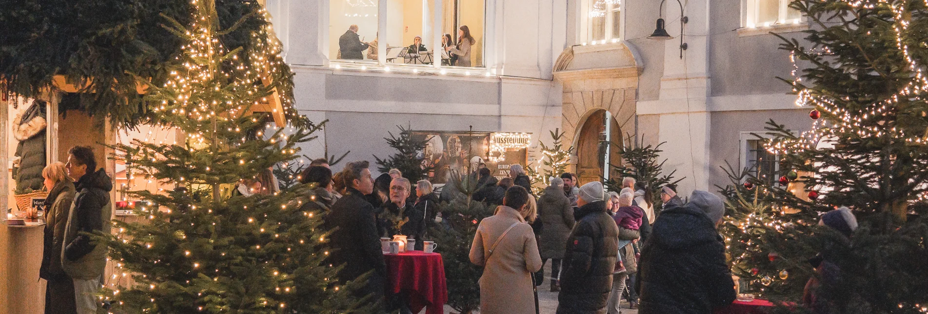 Ebner Advent in the courtyard of Pöllau Castle in Eastern Styria | © Alexander Letonja | Maria Ebner