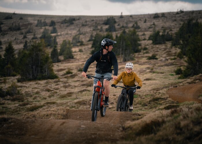Mountainbiken auf den steirischen Wexl Trails in der Oststeiermark | © Wexl Trails | Roastmedia