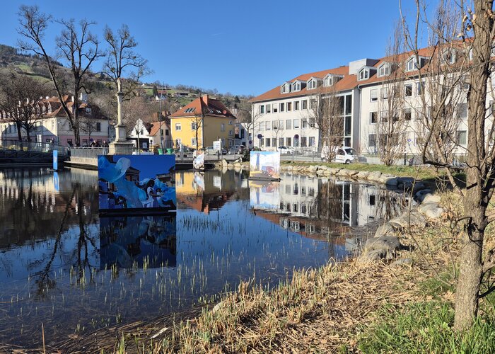 Floating pictures at the Rochusteich in Hartberg | © 
Oststeiermark Tourismus | Carmen Miletich