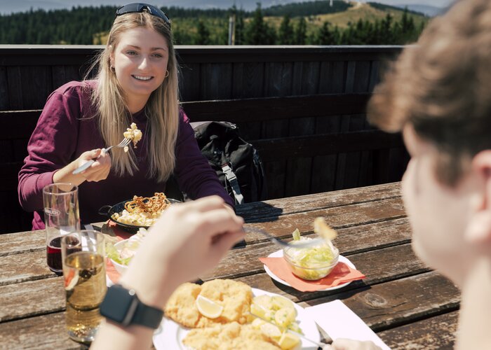 Cuisine at the Roseggerhaus on the Pretul | ©  Oststeiermark Tourismus |  Bernhard Bergmann