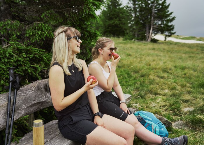 Hiking break on the Hochwechsel in Eastern Styria | ©  Oststeiermark Tourismus | Markus Lang-Bichl