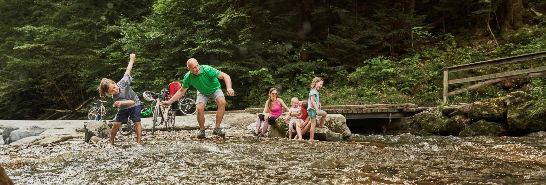 Family in the Stubenbergklamm gorge in Eastern Styria | © Oststeiermark Tourismus | Lang-Bichl - RKP Family in the Stubenbergklamm gorge in Eastern Styria | © Oststeiermark Tourismus | Lang-Bichl - RKP