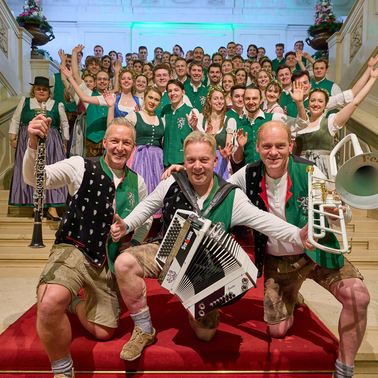 Gruppenfoto mit den Edlseern beim Steierball in Wien