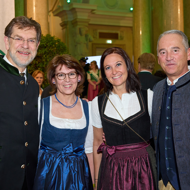 Gruppenfoto beim Steirerball