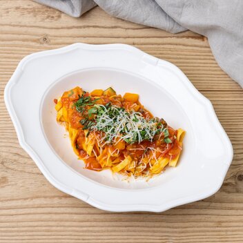 Waldhäuslalm | Pasta mit Sugo vom Sommergemüse | frische Kräuter vom Dachgarten | Martin Huber | © © Martin Huber