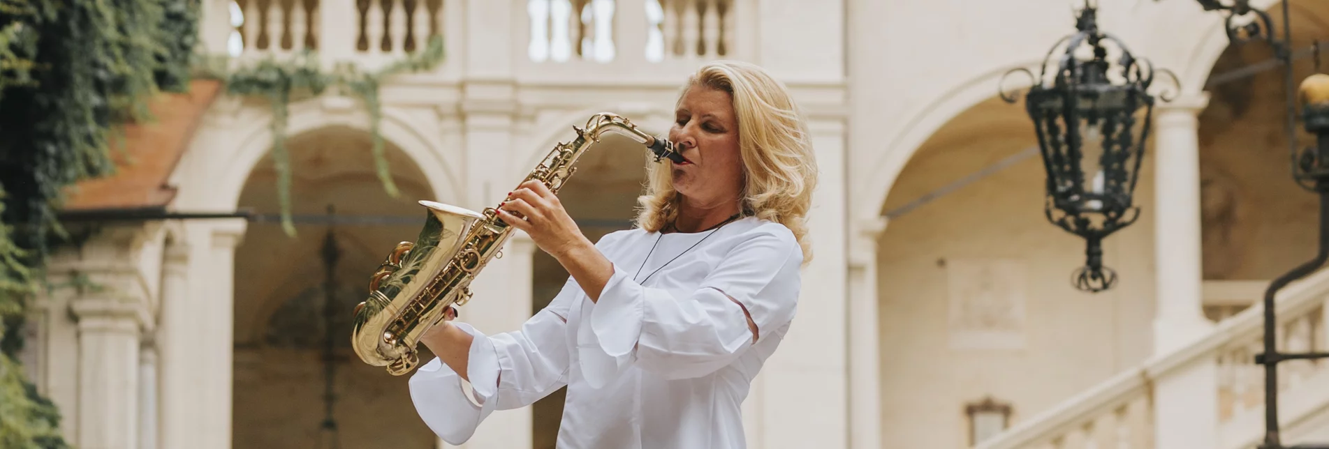 Saxophonistin im Schloss Hollenegg | © Schilcherland Steiermark Fotograf Lupi Spuma_Med. | Lupi Spuma