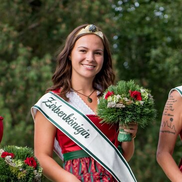 Queens of Pine