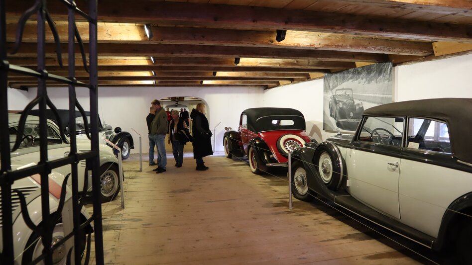 Besichtigung der Oldtimersammlung