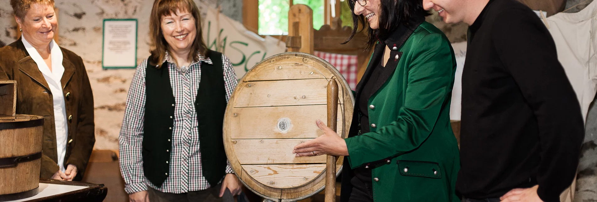 Führung durch DAS Holzmuseum | © Busreisen Steiermark