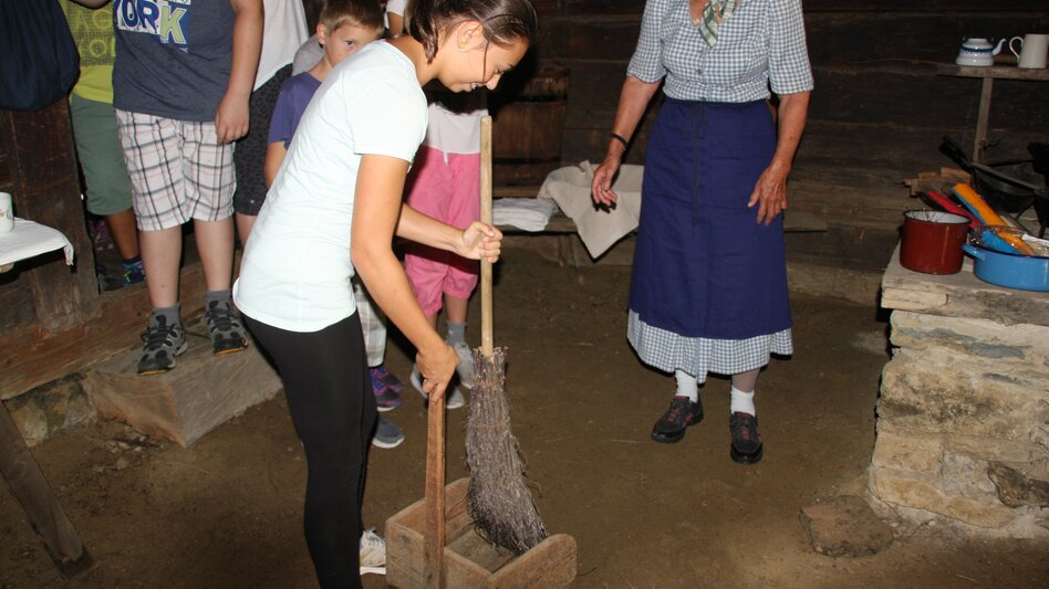 Schul- und Kinderprogramm im Freilichtmuseum Stübing