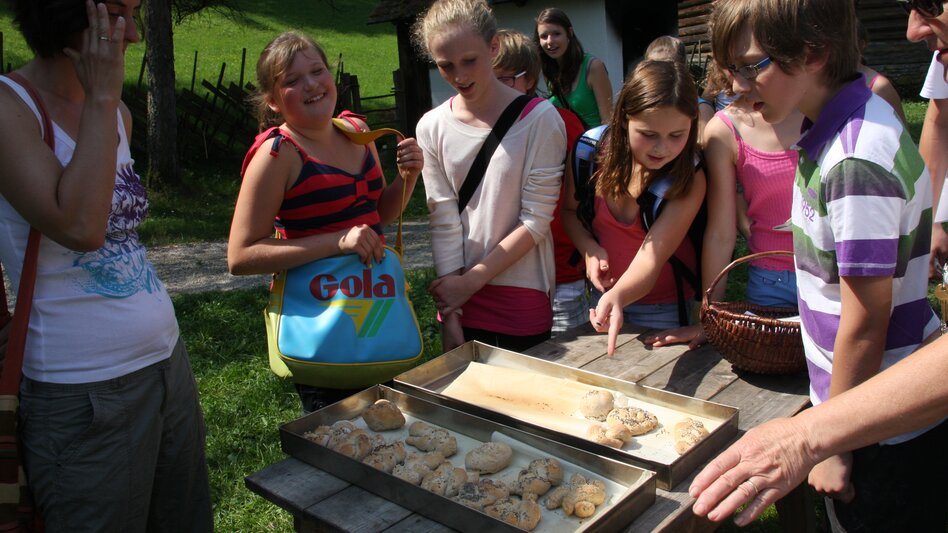 Schulprogramm "Weckerlbacken"