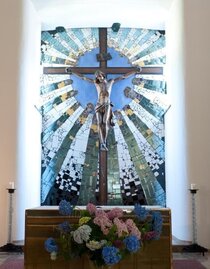 Altarraum der St. Barbara Kirche Hundertwasser | © Steiermark Tourismus | Harry Schiffer | © Steiermark Tourismus