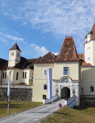 Schloss Kornberg | Konsul Mag. Andreas Bardeau | © Thermen- & Vulkanland