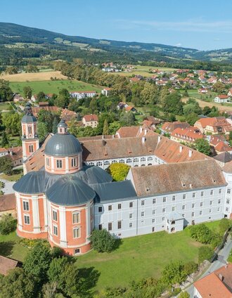 Pöllau church and castle_NUP Pöllauer Tal_Oststeiermark | Helmut Schweighofer