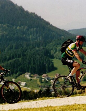 Mountainbiker am Poschweg | Marianne Dornhofer | © Tourismus Fischbach