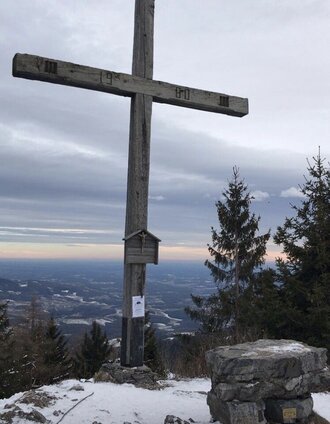Gipfelkreuz am Zetz,Winterwanderung, Oststeiermark | © Oststeiermark Tourismus