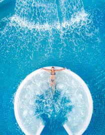 Relaxation in a thermal spa