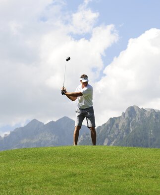 Tee off at the Schladming-Dachstein Golf Club | © Steiermark Tourismus | Gery Wolf