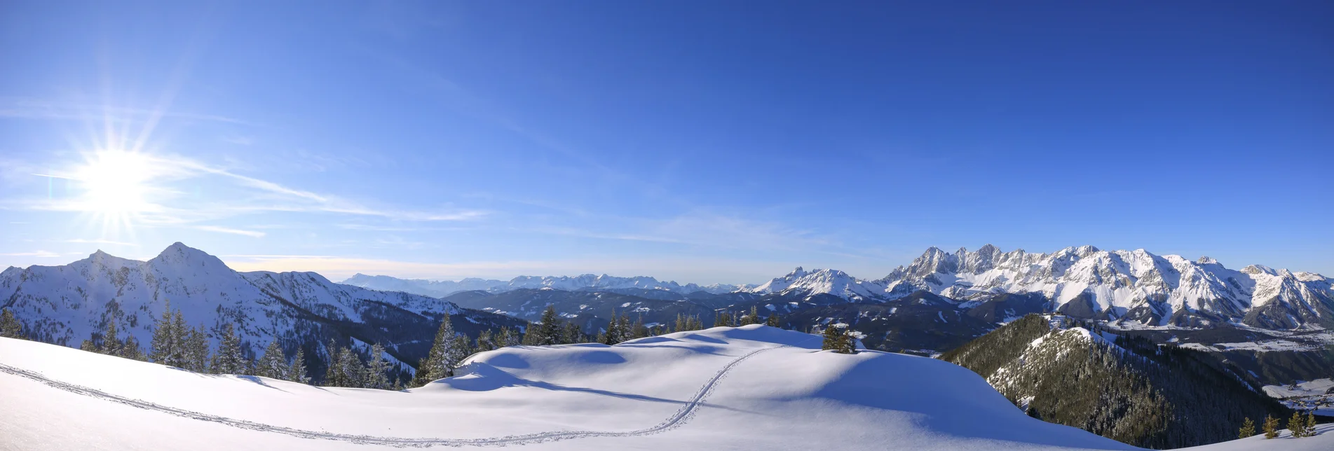 Skitourspur mit Dachstein im Hintergrund | © STG | photo-austria.at