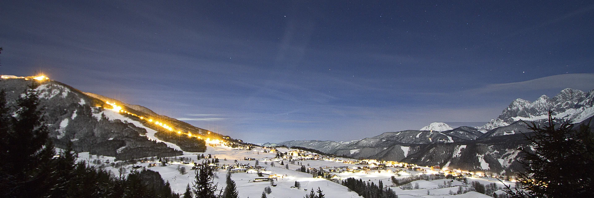 Rohrmoos mit beleuchteter Hochwurzen bei Vollmond  | © STG | Andreas Kocher