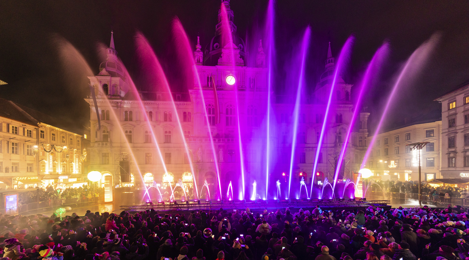 Silvester in Graz, Wasser- und Lasershow am Hauptplatz