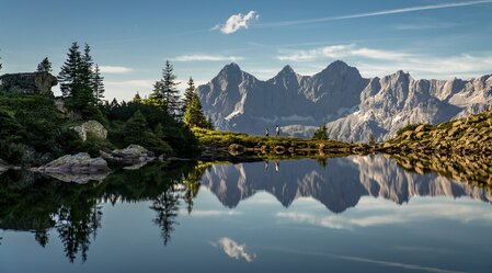 On the Reiteralm at the Spiegelsee with view of Dachstein | © Steiermark Tourismus | photo-austria.at