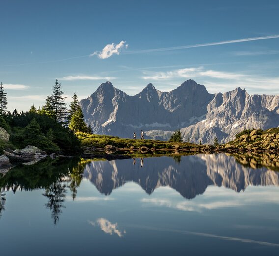 Auf der Reiteralm am Spiegelsee mit Blick auf Dachstein | © STG | photo-austria.at