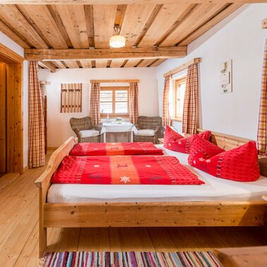 Gemütliches Zimmer mit Waldblick