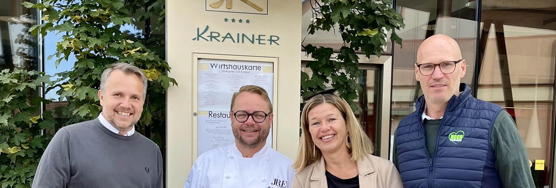 Zu Besuch im Hotel Krainer: Michael Feiertag (GF STG), Haubenkoch Andreas Krainer (Hotel Krainer in Langenwang), Ute Gurdet (GF Hochsteiermark) und Nino Contini (Regionsvorsitzender) | © Hochsteiermark