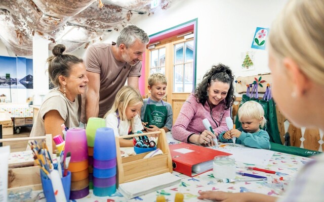 Basteln in der Kreativwerkstatt Zloam | © www.zloam.at