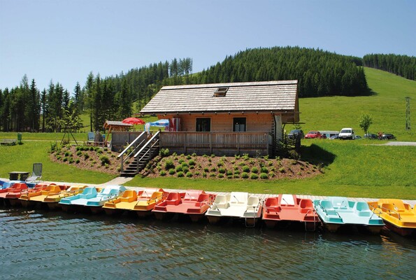 Alm Shop Reisinger_Pedal Boats_Eastern Styria | © Almladen Reisinger