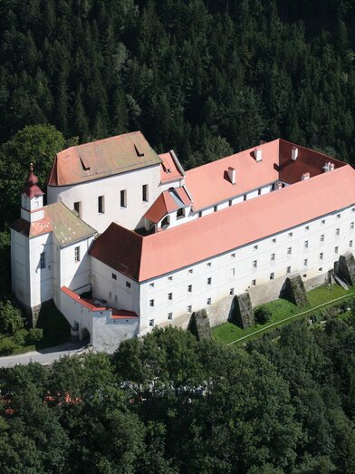 Castle Festenburg_from outside_Eastern Styria | © Burg Festenburg | Stift Vorau | © Burg Festenburg