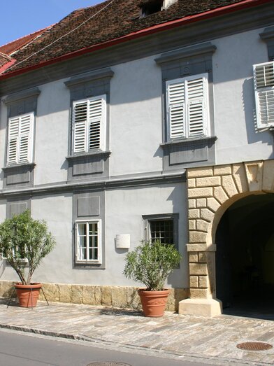 Museum Fassade | © MiaZ | Kranzelbinder | © MiaZ