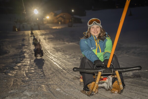 Night Tobogganing, Tauplitz, Transportation by Lift | © Melanie Fritz