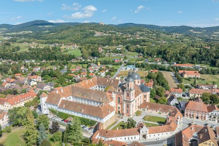 Kirche und Schloss Pöllau_Pöllau_Oststeiermark | © Helmut Schweighofer