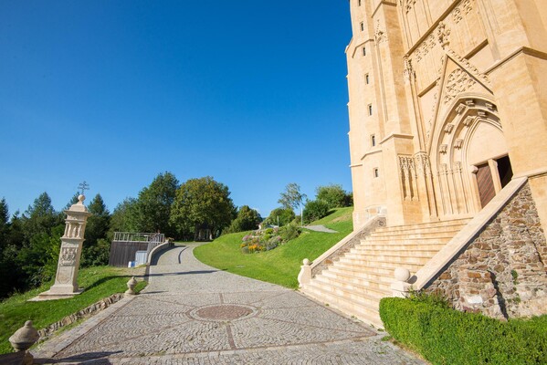 Rundgang_Kirche Pöllauberg_Oststeiermark | © ©Helmut Schweighofer