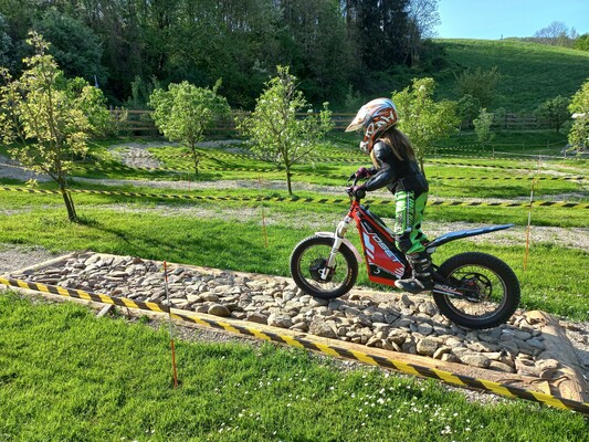 E-Trial_Parcour_
Obstacles_
Eastern Styria | © Tiefala's E-Trial