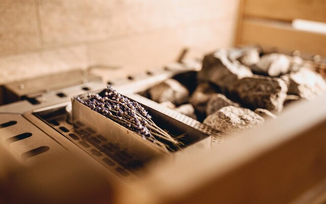 frischer-lavendel-in-der-bio-kräuersauna-im-vulkan | © (c) Vulkanlandhotel Legenstein