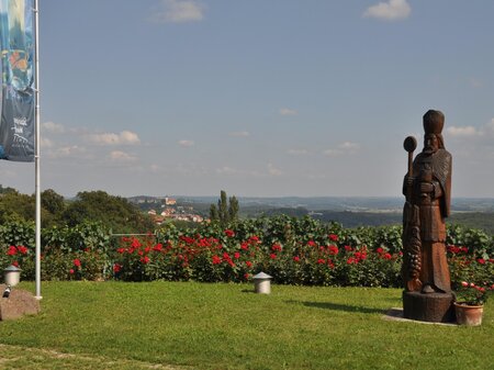 View of St. Anna Aigen with Urban | © Weingut Triebl