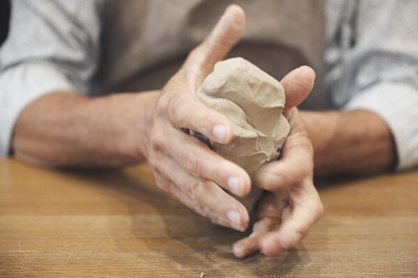 Working with clay_Pro Ton _Eastern Styria | © Berhard Bergmann