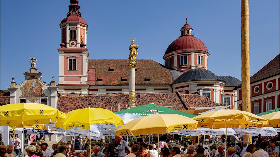 Blick zur Pfarrkirche Pöllau_Oststeiermark | © ©Hans Zugschwert