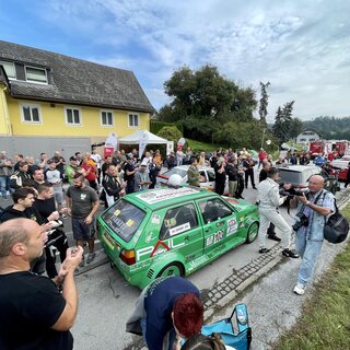 Besprechung im Fahrerlager | © Marcel Hausegger