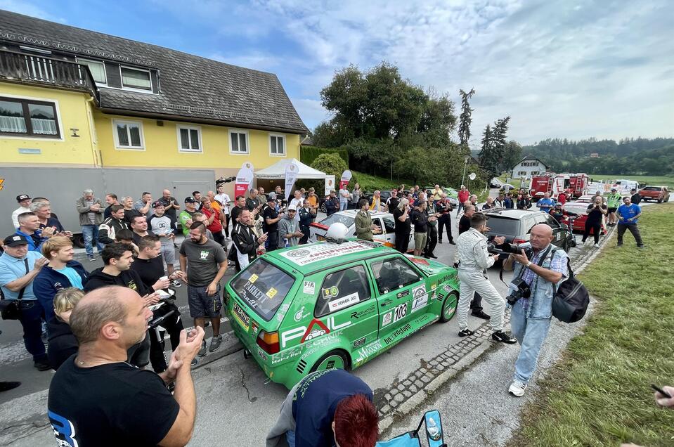 Besprechung im Fahrerlager | © Marcel Hausegger