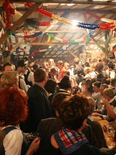 Altausseer Kiritåg Bierzelt, Inside the festival tent | © FF Altaussee | Werner Fischer | © FF Altaussee